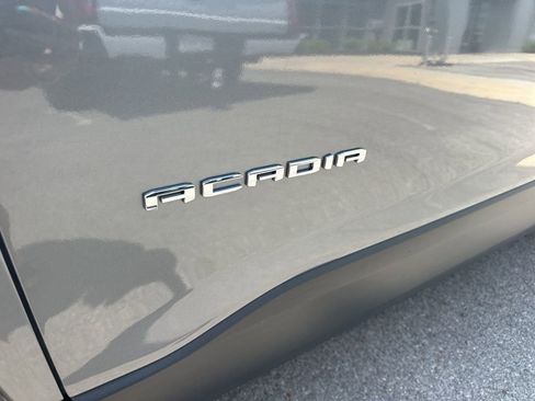 Used 2022 GMC Acadia SLE w/ Driver Convenience Package FWD image 6