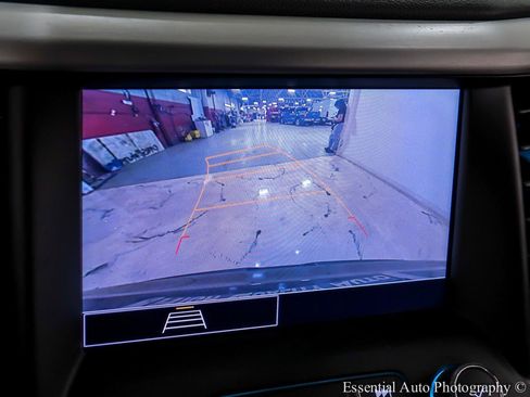 Used 2022 GMC Acadia SLE w/ Driver Convenience Package image 22