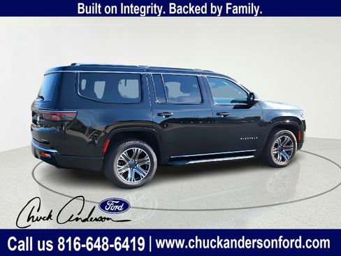 Used 2023 Jeep Wagoneer Series II AWD/4WD image 8