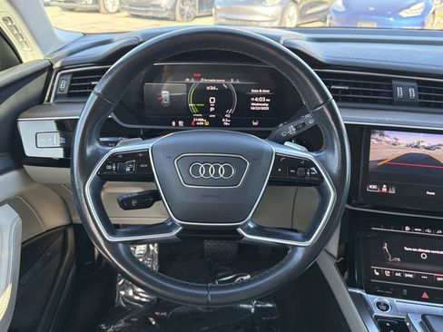 Used 2024 Audi Q8 e-tron Premium Plus image 7