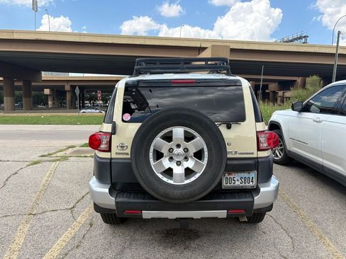 Used 2008 Toyota FJ Cruiser 2WD image 11