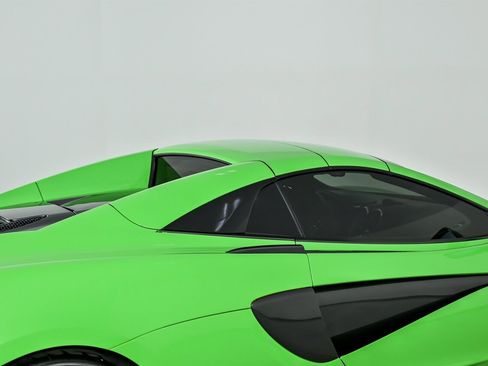 Used 2018 McLaren 570S Spider image 20