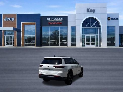 Used 2023 Jeep Grand Cherokee L Laredo AWD/4WD image 15