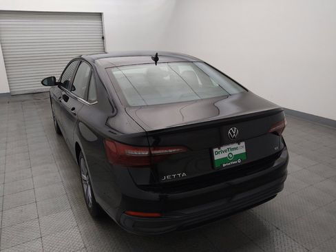 Used 2024 Volkswagen Jetta SE FWD image 6