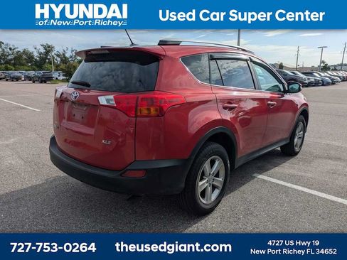 Used 2014 Toyota RAV4 XLE FWD image 2