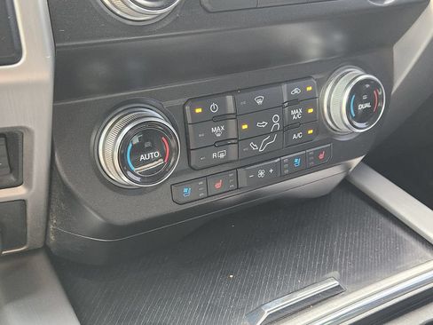 Used 2021 Ford F250 Platinum w/ FX4 Off-Road Package AWD/4WD image 18