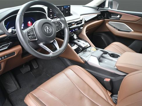 Used 2024 Acura MDX SH-AWD w/ Technology Package image 2
