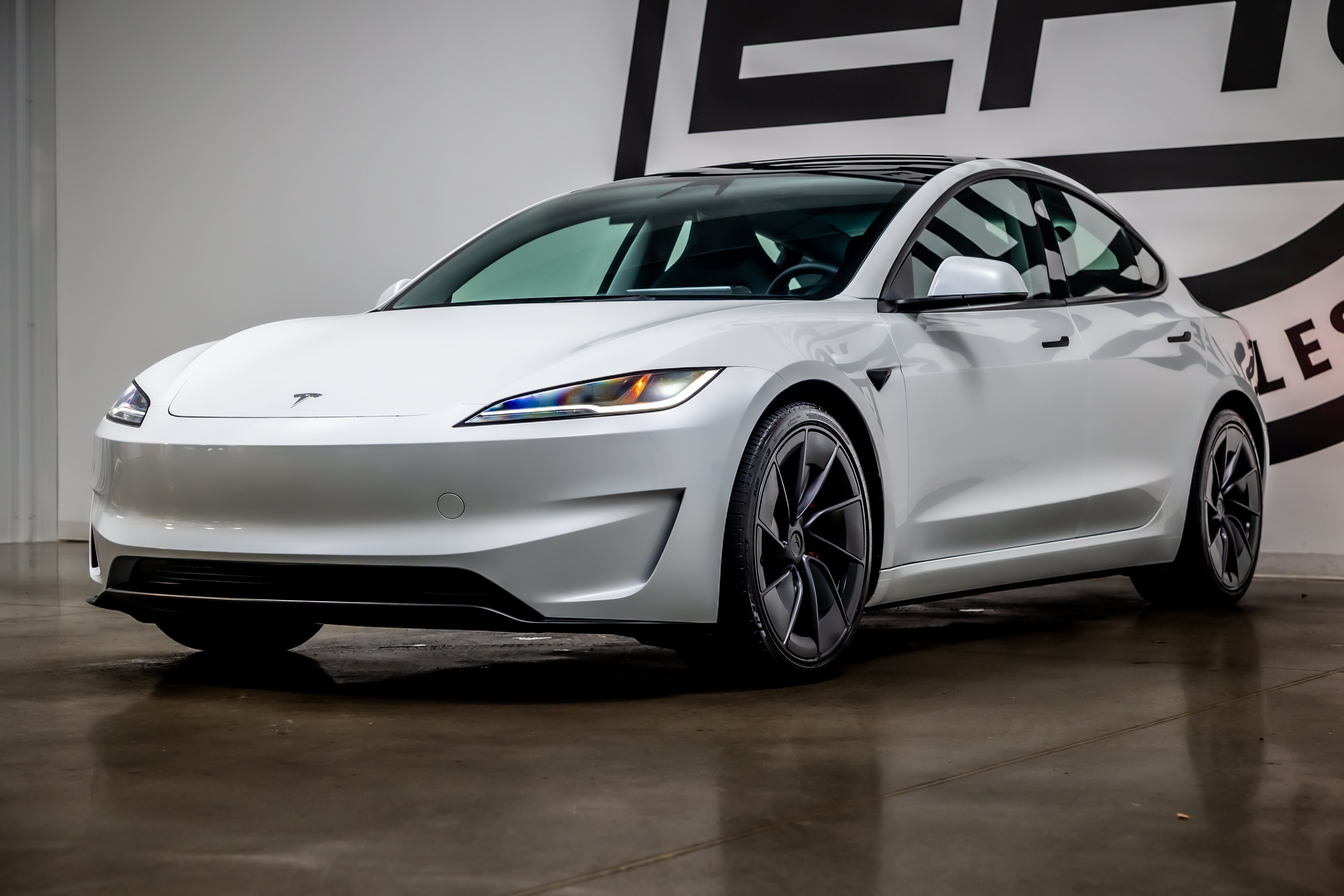 Used 2025 Tesla Model 3 Performance AWD/4WD image 28