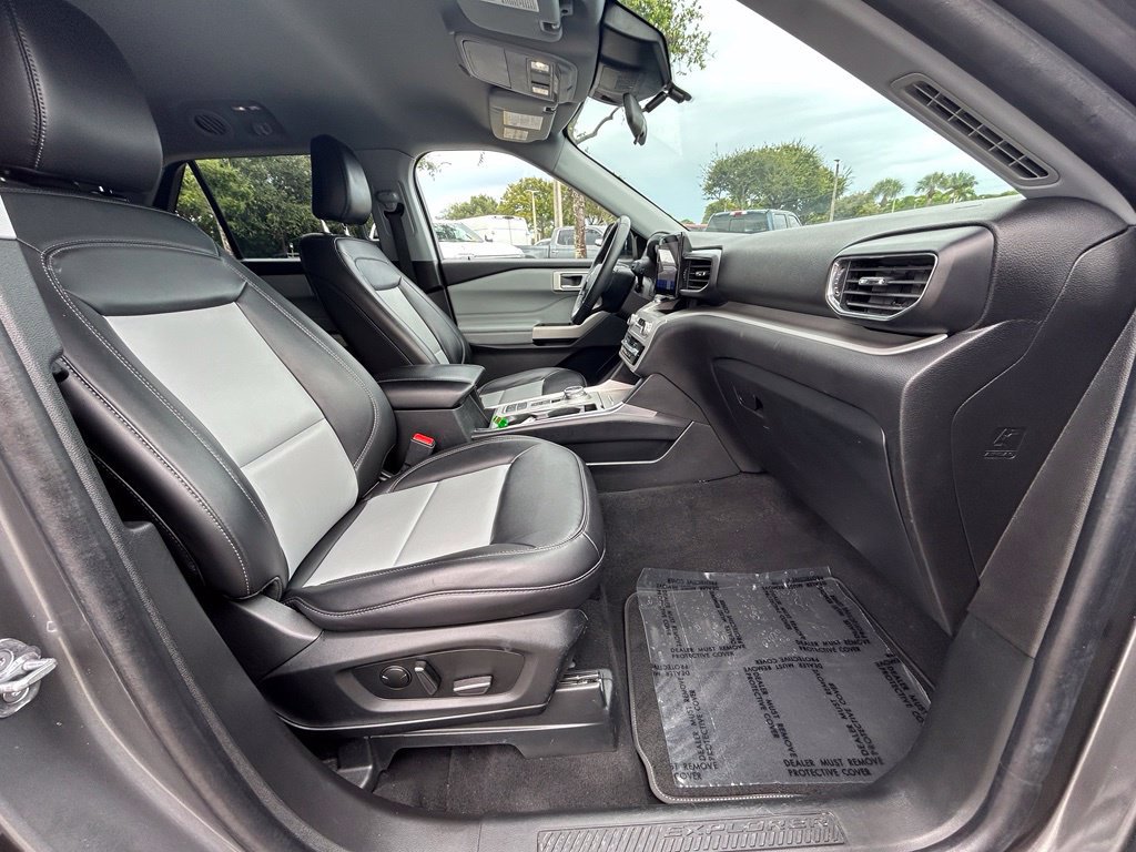 Used 2023 Ford Explorer XLT w/ Equipment Group 202A RWD image 23