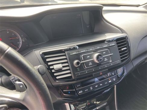 Used 2017 Honda Accord Sport image 23