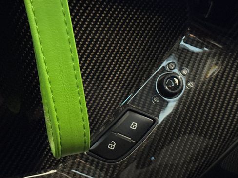 Used 2020 Lamborghini Aventador SVJ AWD/4WD image 13