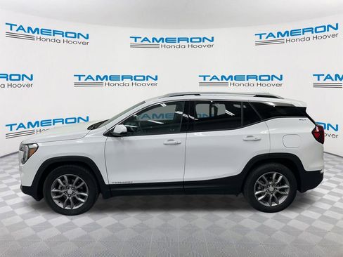 Used 2024 GMC Terrain SLT FWD image 2