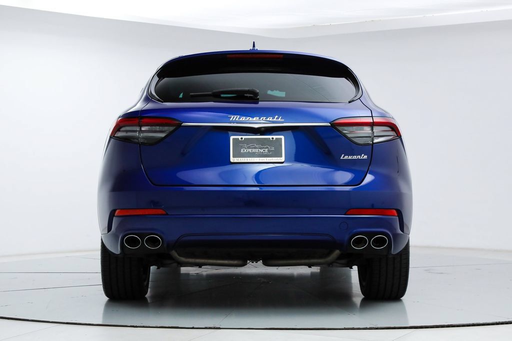 Certified 2023 Maserati Levante GT AWD/4WD image 4