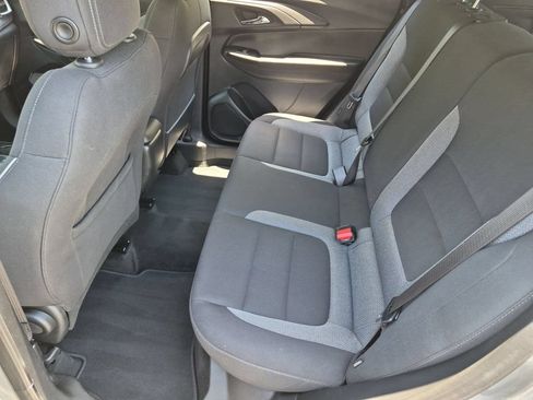 Used 2025 Chevrolet TrailBlazer LT AWD/4WD image 27
