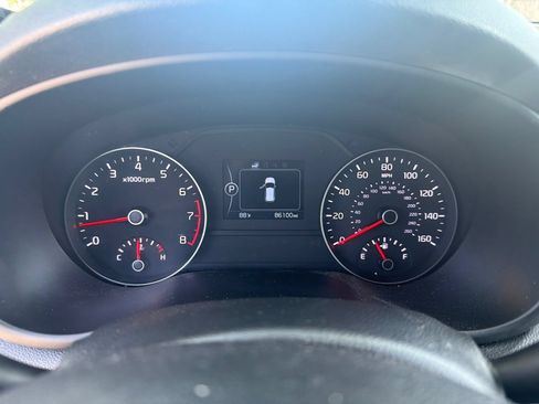 Used 2018 Kia Sportage LX FWD image 4