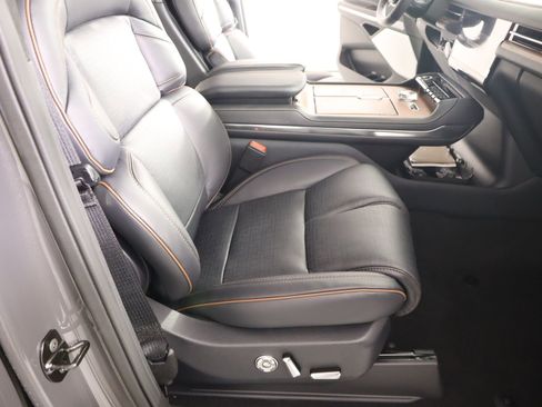 New 2026 Lincoln Navigator Black Label AWD/4WD image 15