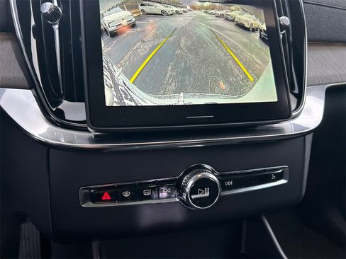 New 2026 Volvo XC90 B6 Ultra w/ Protection Package image 18