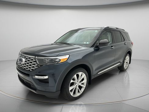 Used 2023 Ford Explorer Platinum w/ Technology Package AWD/4WD image 3