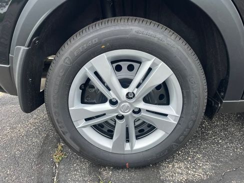 New 2025 Nissan Kicks Play S image 12