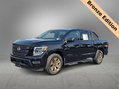 Used 2024 Nissan Titan SV w/ SV Bronze Edition Package image 4