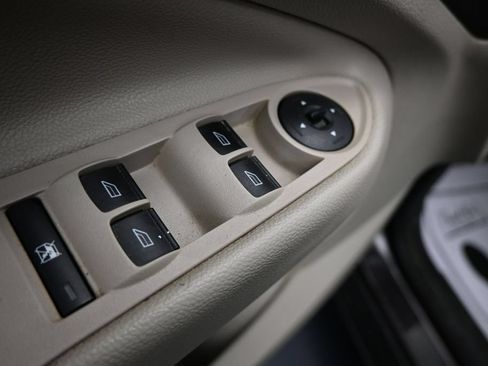 Used 2013 Ford Escape SE FWD image 10