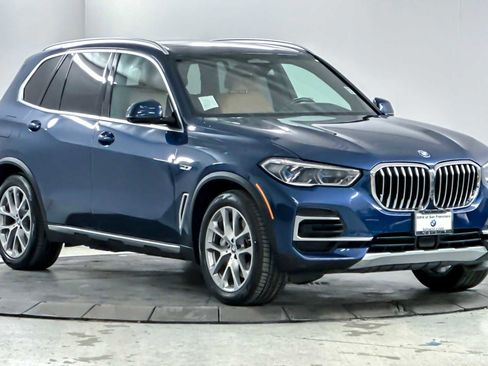 Used 2023 BMW X5 xDrive45e w/ Executive Package image 9