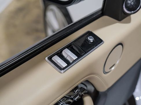 Used 2020 Land Rover Range Rover HSE image 42