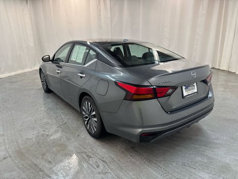 Used 2023 Nissan Altima 2.5 SV image 3