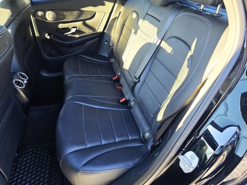 Used 2018 Mercedes-Benz GLC 300 GLC 300 4MATIC AWD 4dr SUV image 18