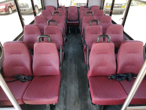 Used 2009 Ford E-450 and Econoline 450 RWD image 12
