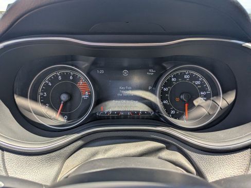Used 2019 Jeep Cherokee Limited AWD/4WD image 16