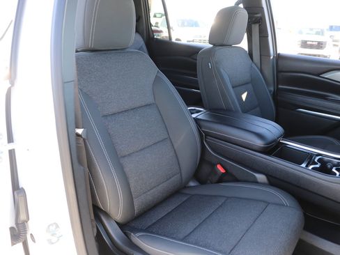 Used 2026 Chevrolet Traverse LT image 36