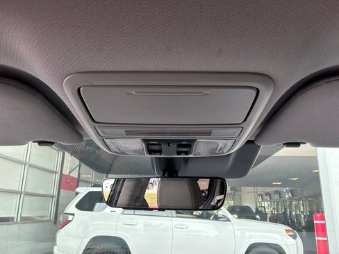 Used 2018 Honda Odyssey EX-L image 17