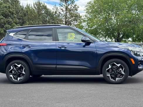 Used 2025 Kia Seltos EX w/ EX Sunroof Package AWD/4WD image 3