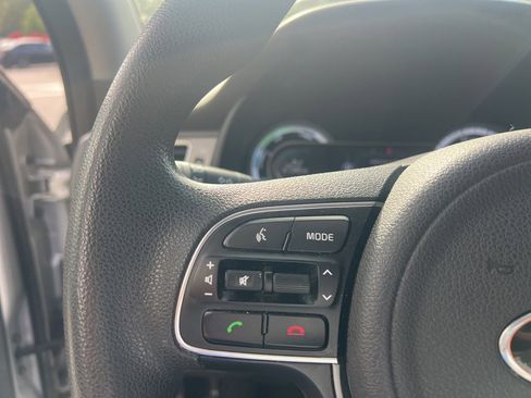 Used 2019 Kia Niro LX image 30