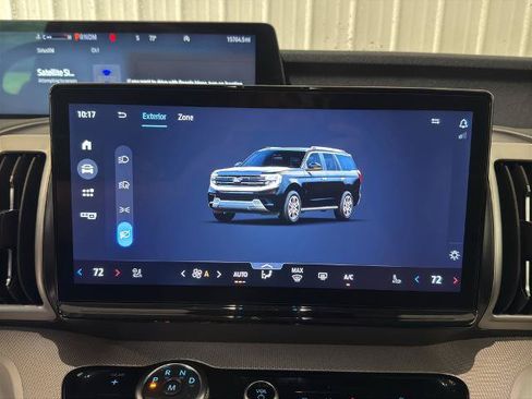 Certified 2025 Ford Expedition Active AWD/4WD image 5