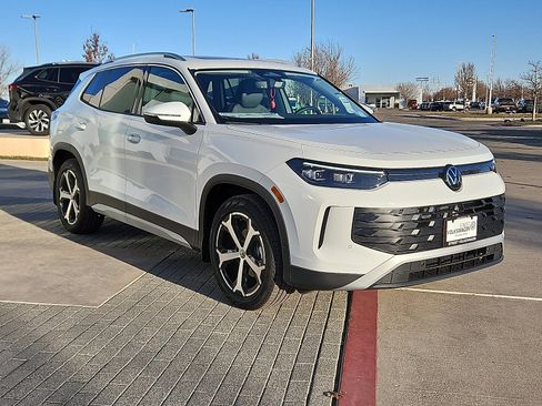 New 2026 Volkswagen Tiguan SE image 5