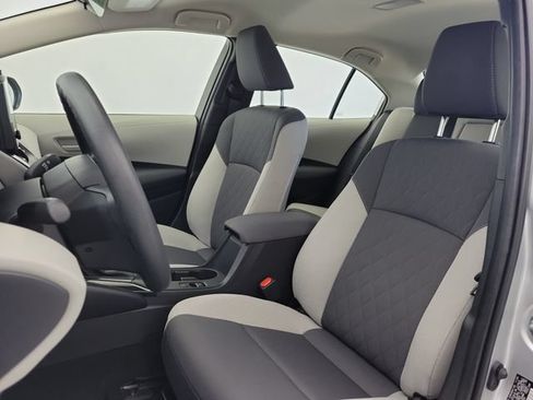 Used 2025 Toyota Corolla LE FWD image 18