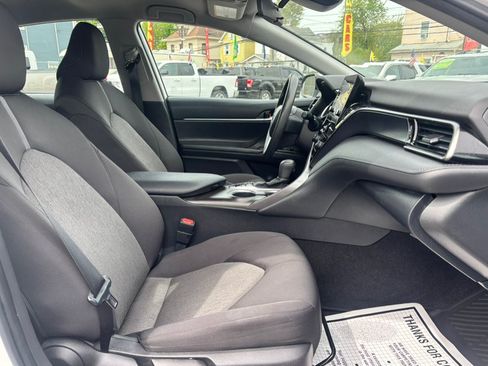 Used 2021 Toyota Camry LE FWD image 33