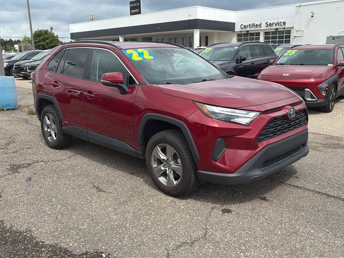 Used 2022 Toyota RAV4 XLE w/ Convenience Package AWD/4WD image 7