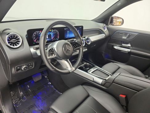 Used 2024 Mercedes-Benz GLB 250 image 12
