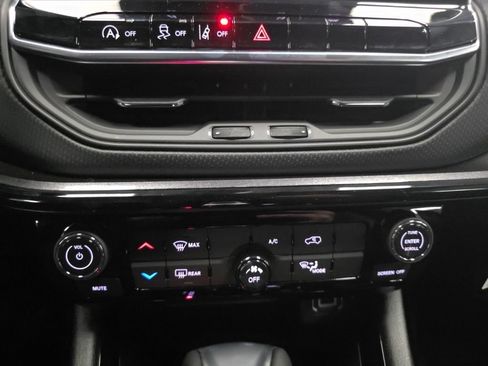 New 2026 Jeep Compass Latitude AWD/4WD image 23