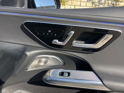 Used 2025 Mercedes-Benz E 350 4MATIC Sedan image 16