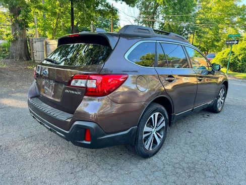 Used 2019 Subaru Outback 2.5i Limited w/ Popular Package #2 AWD/4WD image 4