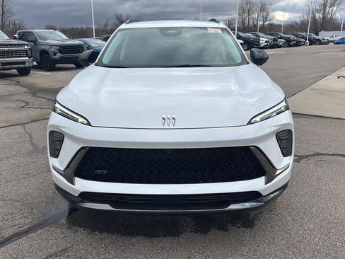 Used 2025 Buick Envision Sport Touring image 9