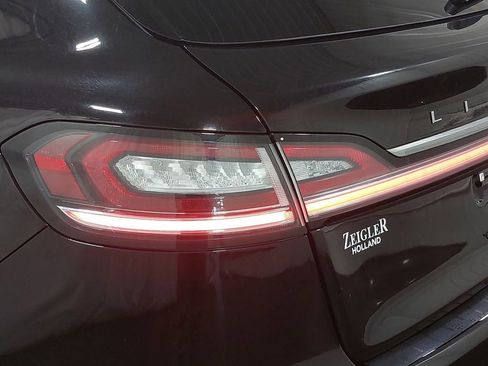Used 2022 Lincoln Nautilus Reserve image 36