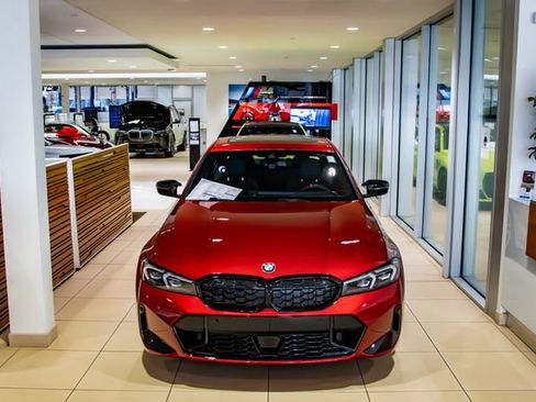 Used 2024 BMW 430i xDrive Convertible w/ M Sport Package AWD/4WD image 8