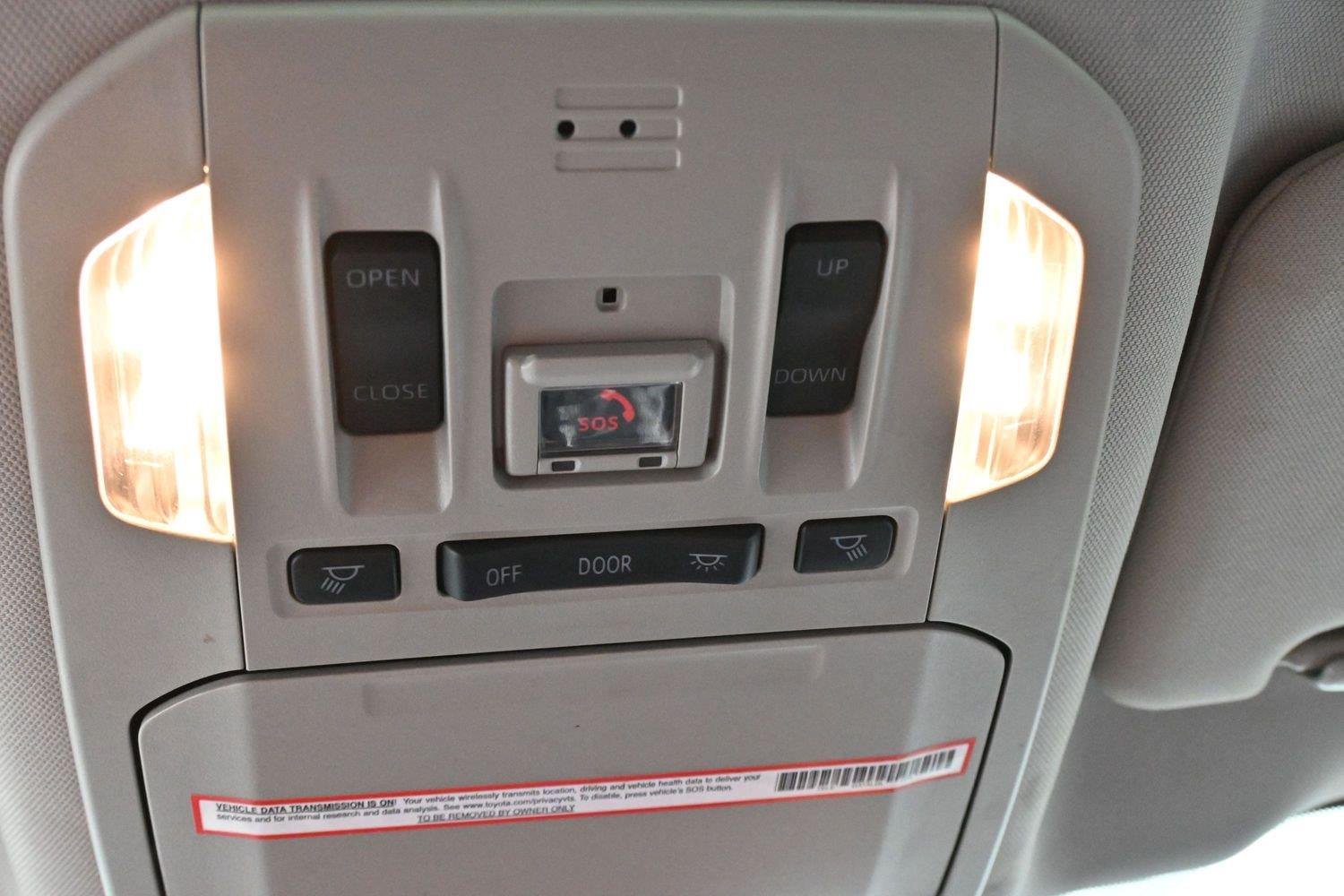 Used 2022 Toyota Highlander XLE FWD image 29