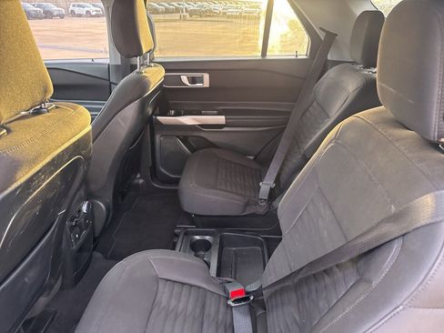 Used 2020 Ford Explorer XLT image 28