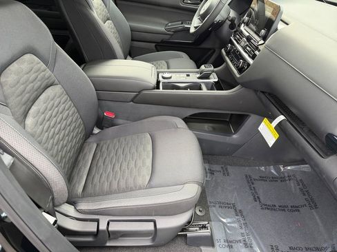 New 2025 Nissan Pathfinder SV image 26